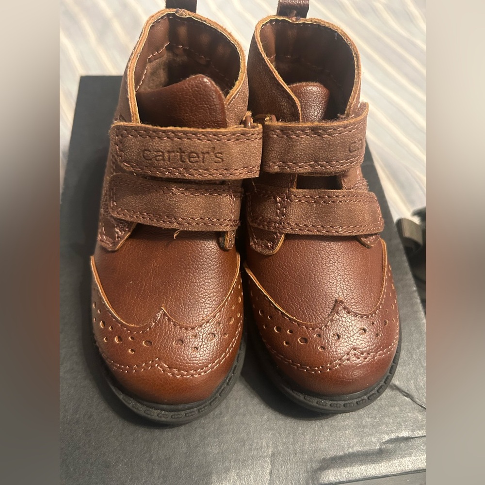 Carter’s boys brown dress boots sz5 excellent  condition worn once